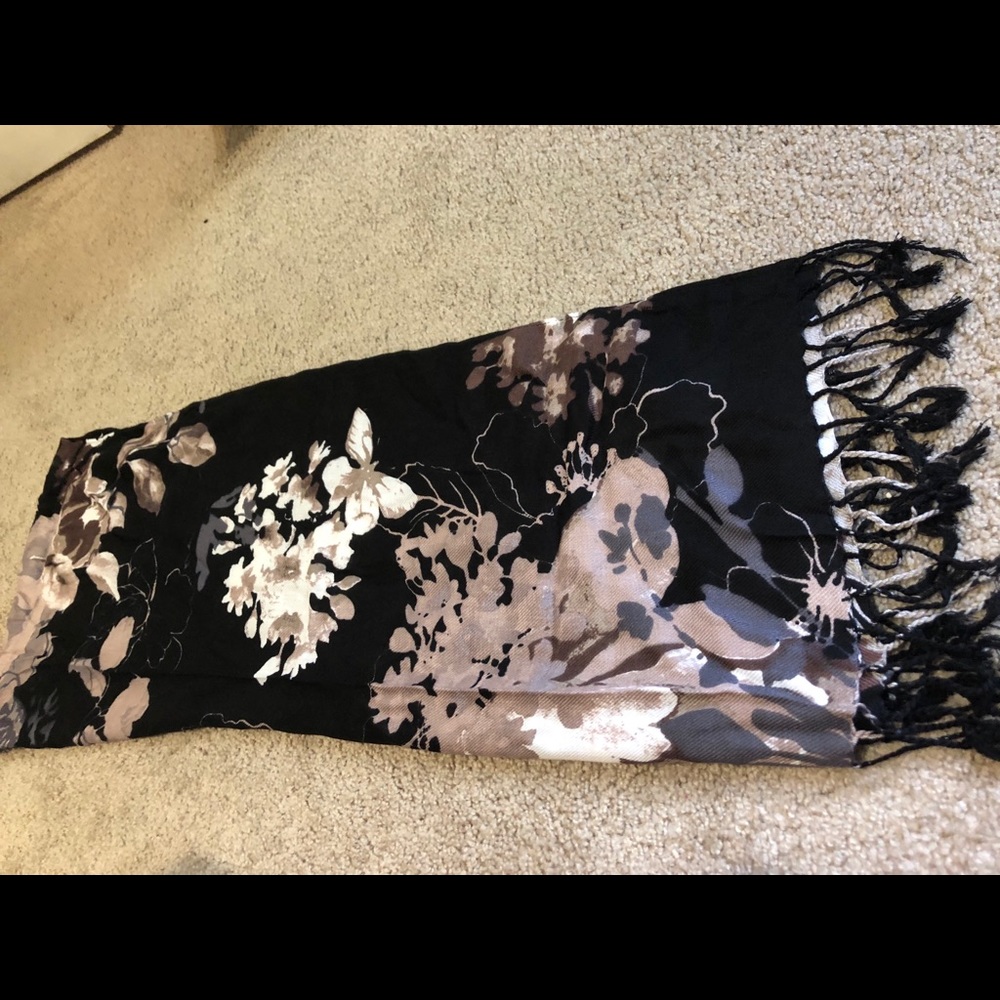 FLORAL SCARF